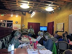 11Dec2012_1_Buzz-Christmas-Tasting_Crowd