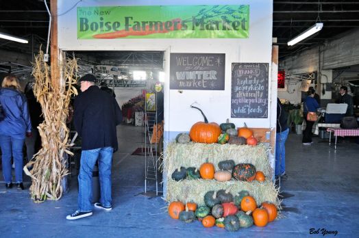 Main entrance to the market.