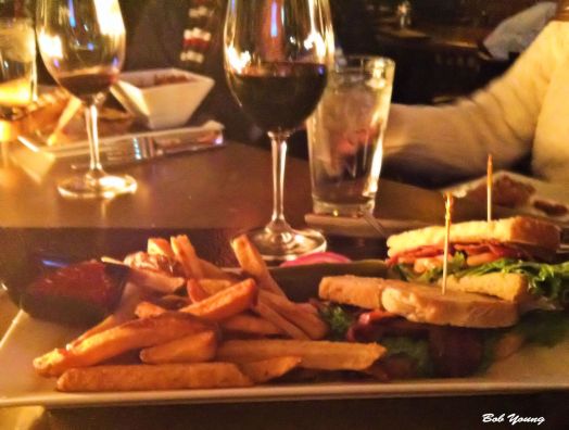 Robin had a BLT. I guess one must now ask for a golden brown toast. This toast was not.