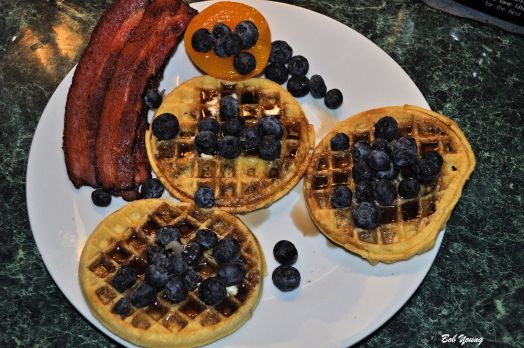 Robin did not want5 eggs or Mrs Butterworths, so just pure maple syrup, unsalted butter and fruit on her waffles.