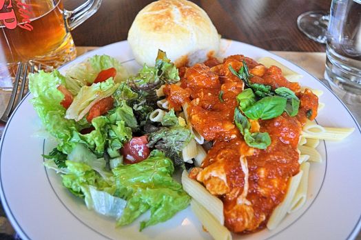 Chicken Pasta with Herbs Fresh Green Salad Fresh Homemade Rolls and a good Italian wine. 