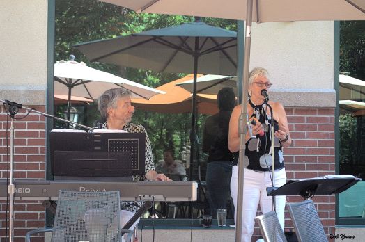 Ken Harris on keyboards and the charming Carmel Crock on vocals. The Dynamic Duo!