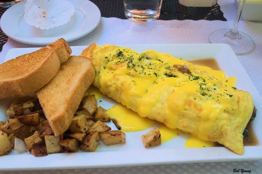 I had this delightful Denver Omelet Special with Hollandaise Sauce.