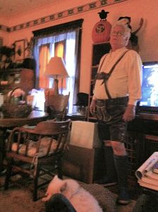 14Oct2014_The-Buzz_Laderhosen-Bob