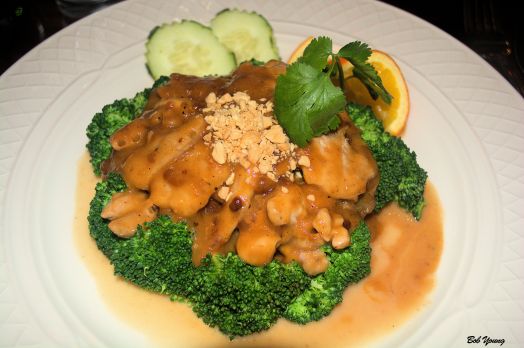 Praram Long Song Your choice of meat (Pork) stir fried in Thai peanut sauce and served atop a bed of stir fried broccoli. Jasmine rice on the side.  $9.95 and worth every penny. There was none to take home!