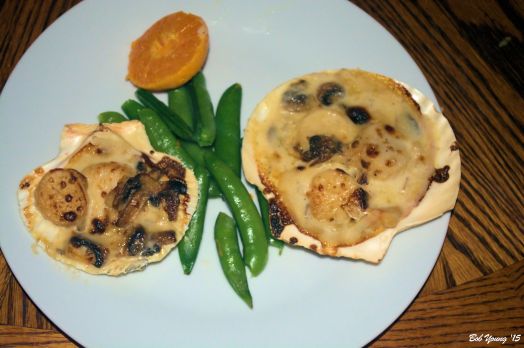 Coquilles St Jacques with Steamed Snap Peas