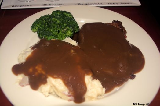 I know. No one makes a Meatloaf like your Mother. And you can not find a good meatloaf when traveling. Until now. Outside of my kitchen, and my Mother's kitchen, this has got to be the best anywhere. And if you are here for lunch, try the Meatloaf Sandwich!