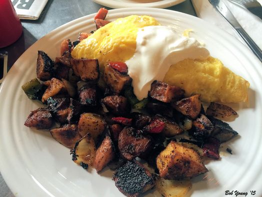 Johnnie's Omelet with Potatoes and Sour Cream
