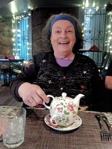 05Dec2015_1d_Capitol-Cellars_Tea-Time_Robin