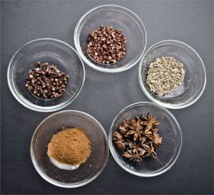 5_spice_seasonings_graphic